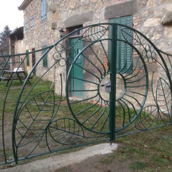 Installation d'un portail en fer forgé à Beaumont